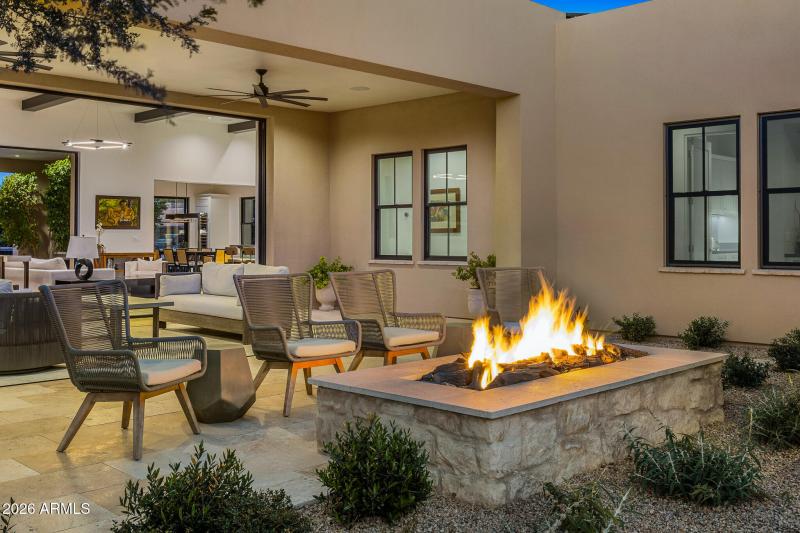 59front courtyard2_twilight