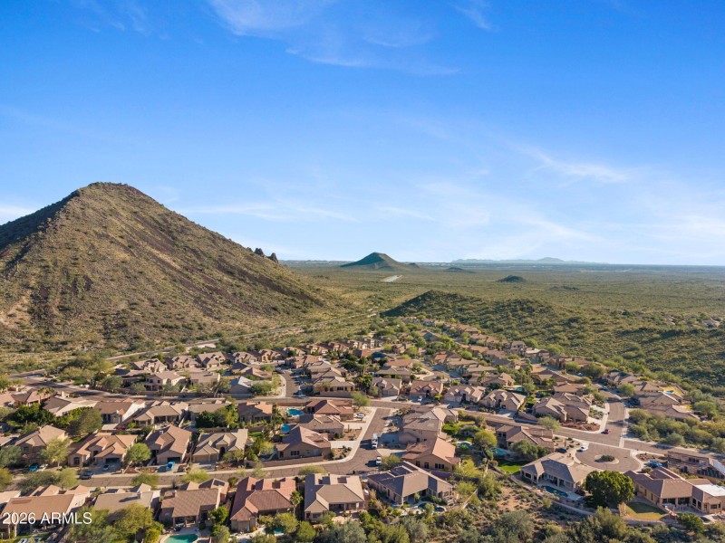 64-web-or-mls-13541-e-thoroughbred-trail