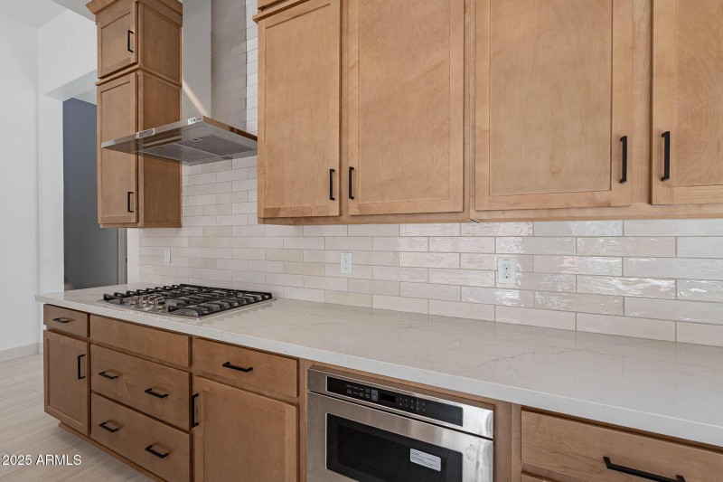 12-web-or-mls-Meadowbrook-12