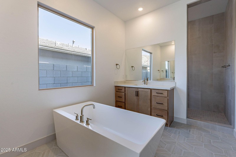 26-web-or-mls-Meadowbrook-26