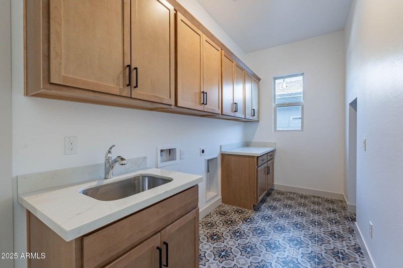 32-web-or-mls-Meadowbrook-32