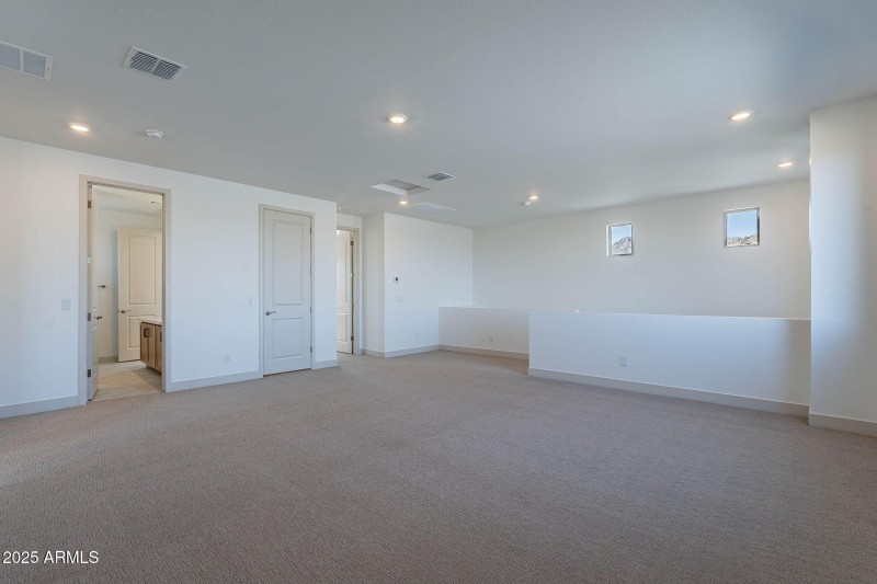 42-web-or-mls-Meadowbrook-42