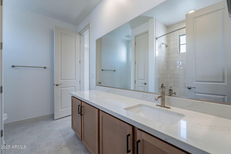 46-web-or-mls-Meadowbrook-46