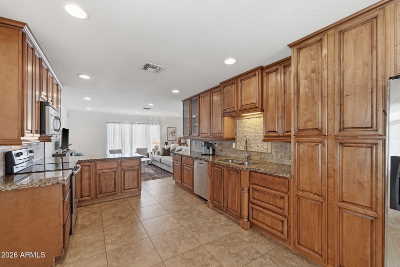 009__8626 E Windsor Ave