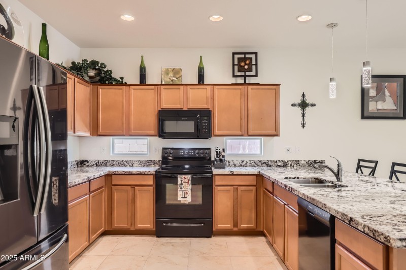 7665 W Fetlock Trail - MLS Sized - 012 -