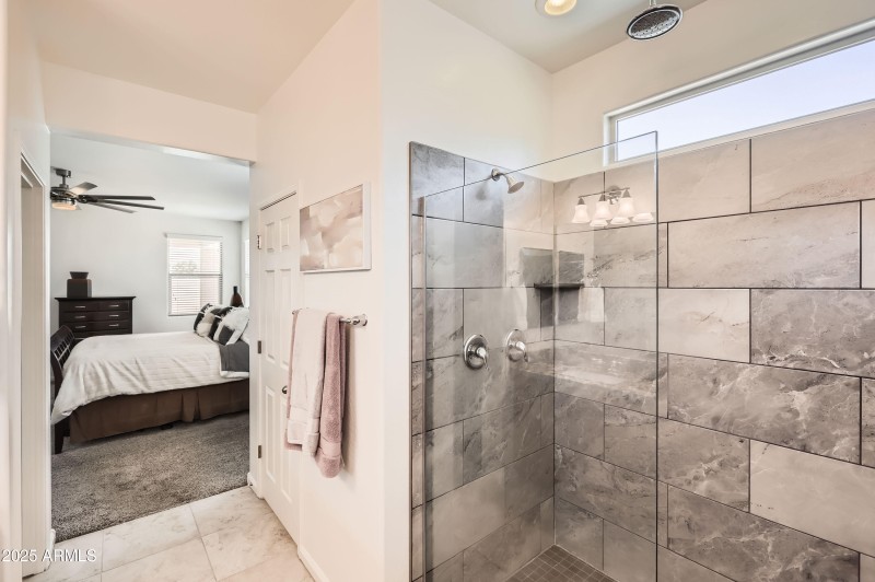 7665 W Fetlock Trail - MLS Sized - 016 -