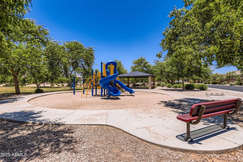 7665 W Fetlock Trail - MLS Sized - 030 -