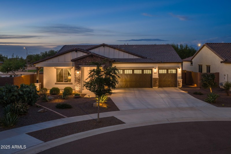 3-web-or-mls-2228 W Caldwell St, Phoenix