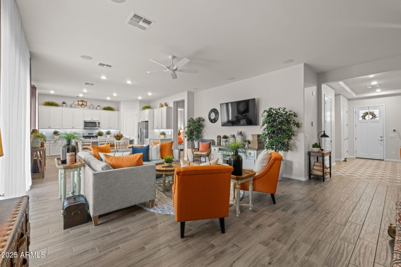 15-web-or-mls-2228 W Caldwell St, Phoeni