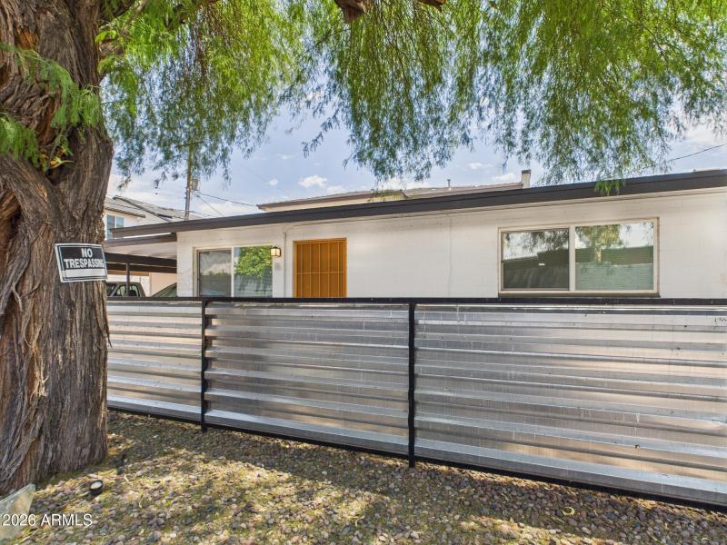 CAM02404G0-PR0134-STILL008