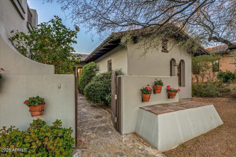 Front Court Yard Entry