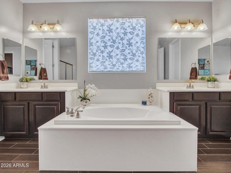 17-Priamary-Bath-&-WIC-(3)