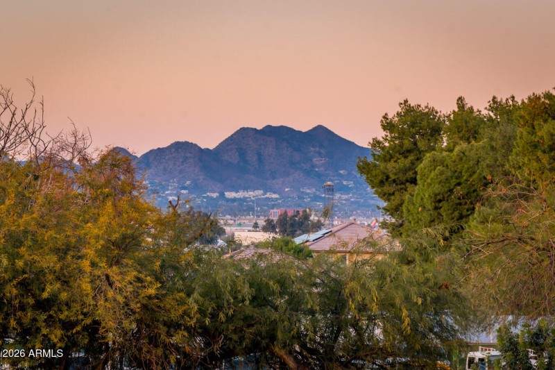 City & Mountain View 2