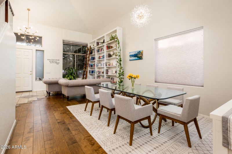 Dining Room:Entrance