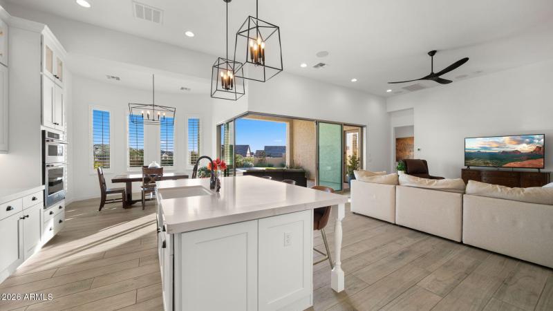 23-web-or-mls-Kitchen8