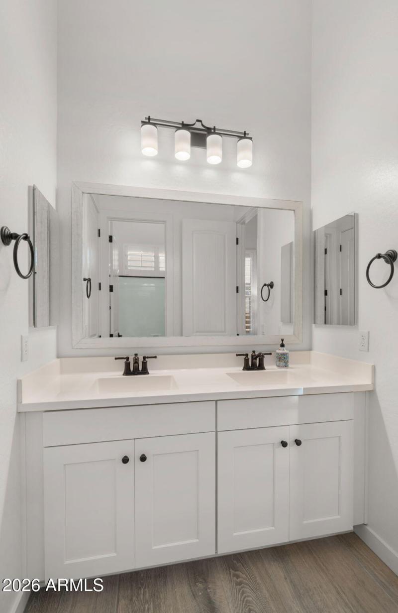 Bath 3 (jack and jill)