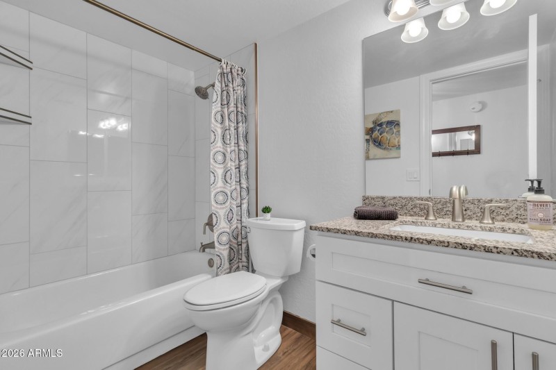 2517 W Lompoc Ave (21)