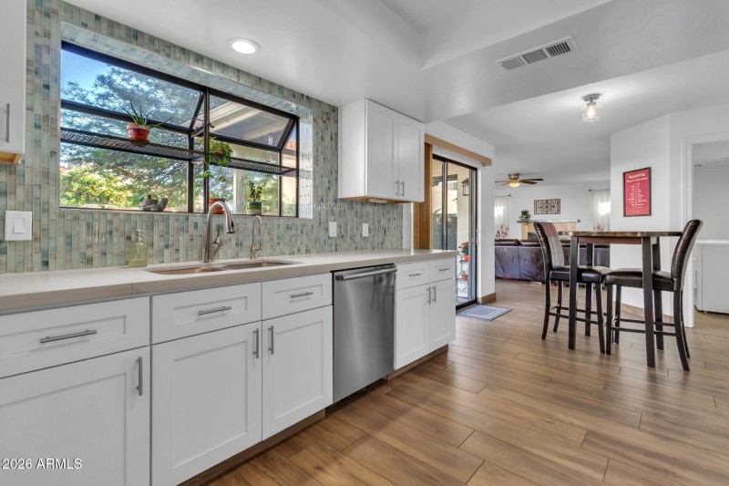 2517 W Lompoc Ave (36)