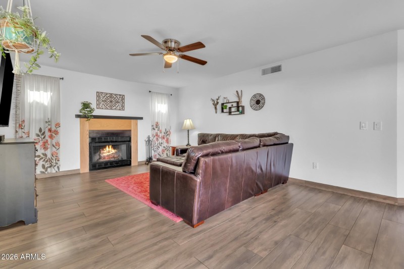 2517 W Lompoc Ave (41)