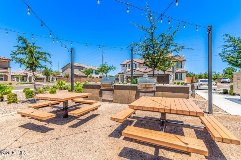 Tre Vicino's Community Amenities