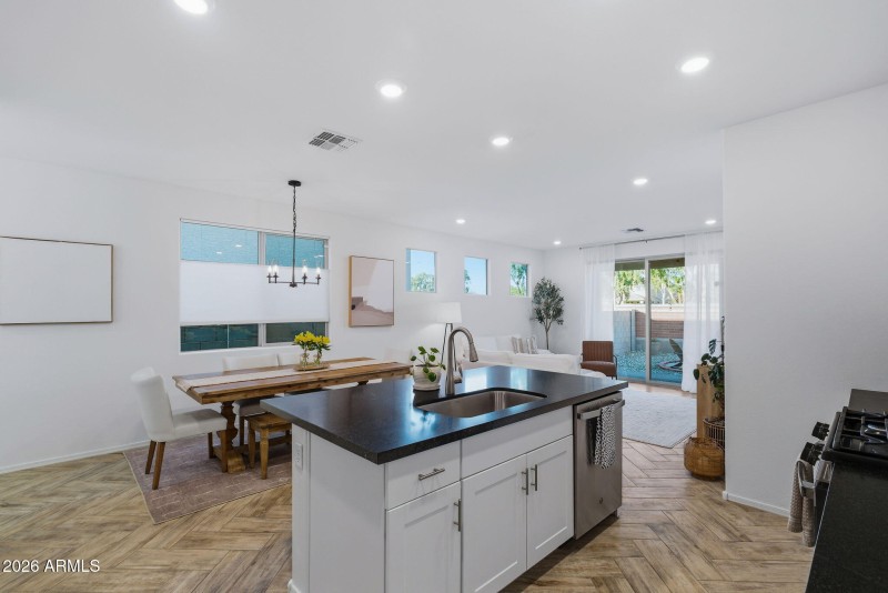 14-web-or-mls-13184 N 146th Ln---22