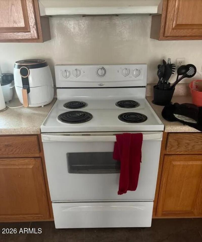 2324 W Lone Cactus Dr Unit 101 Kitchen s