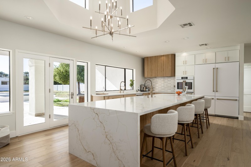 10111 E Cholla St-13