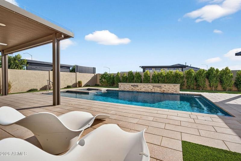 053_67-web-or-mls-93-e_utopia_ave_-_ryan