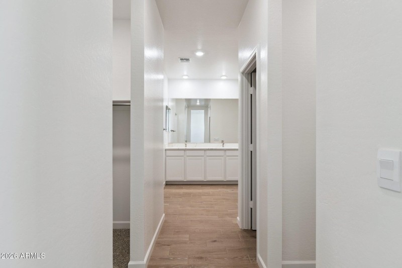 22-web-or-mls-24242-w-southgate-ave