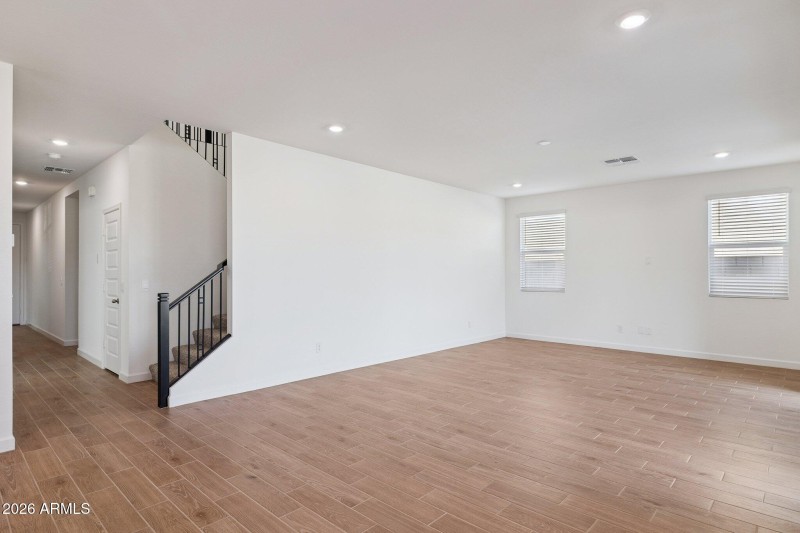 5-web-or-mls-24242-w-southgate-ave