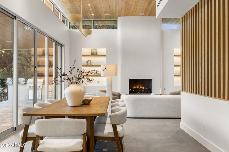 6-web-or-mls-7201-n-47th-st