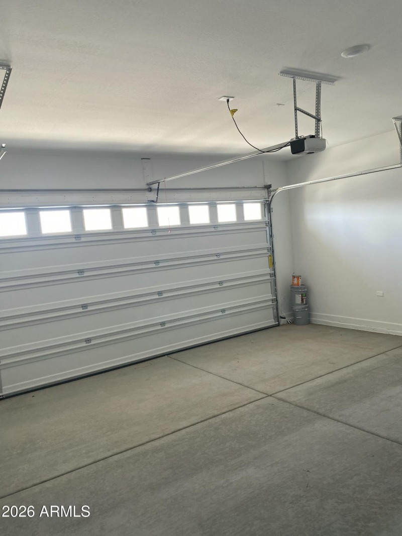 Garage Still Looks New!!