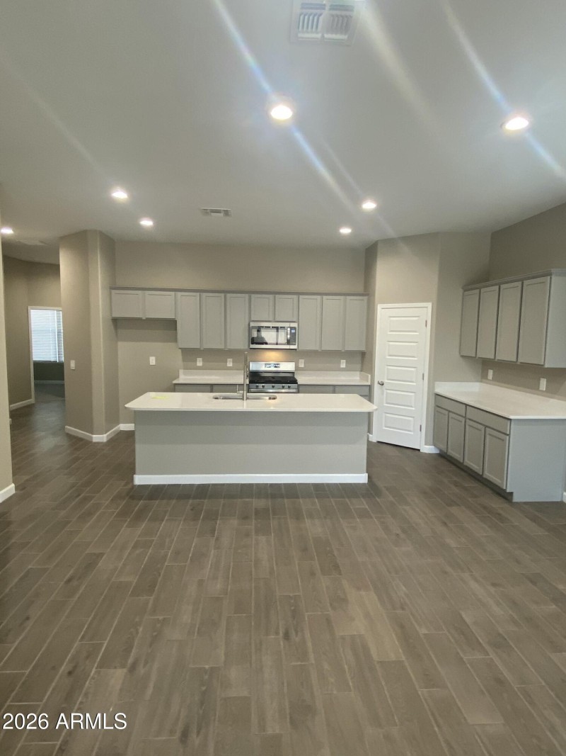 Tons of Soft Close Cabinets!!