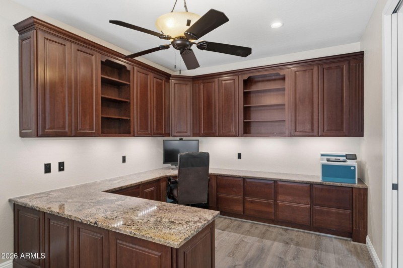 007__554 E Benrich Dr