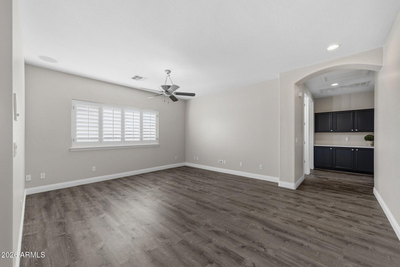 027__554 E Benrich Dr