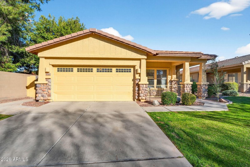 1-web-or-mls-01-E Washington Ct