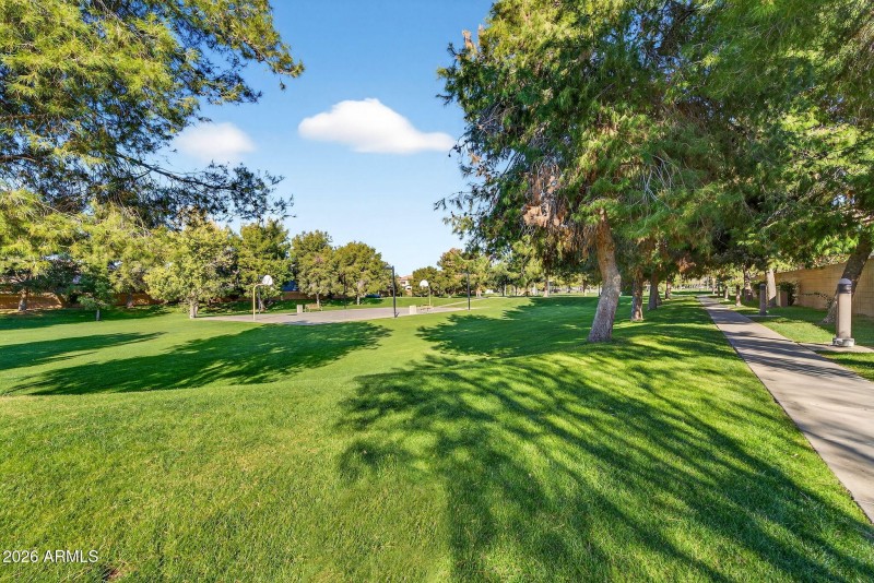 6-web-or-mls-07-E Washington Ct