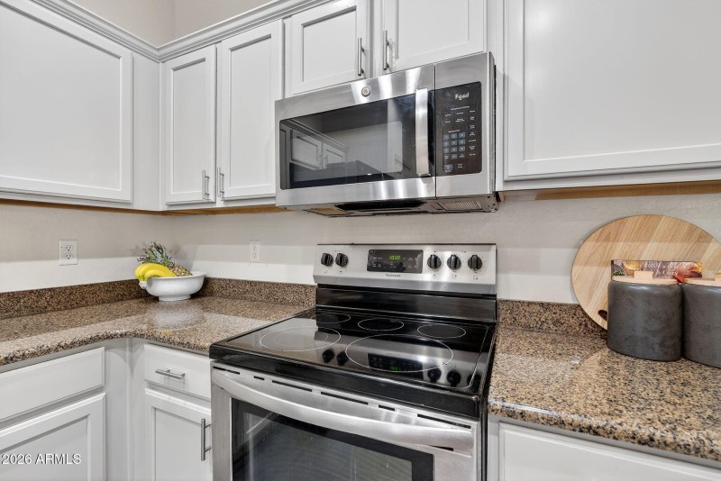 19-web-or-mls-22-E Washington Ct