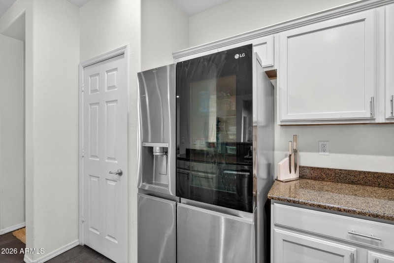 20-web-or-mls-23-E Washington Ct