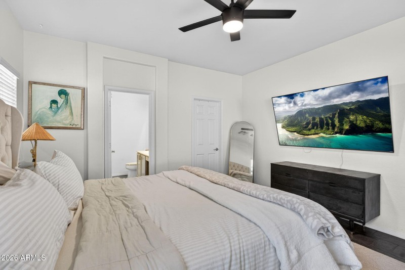 31-web-or-mls-30-E Washington Ct