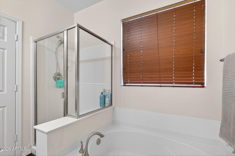 34-web-or-mls-33-E Washington Ct