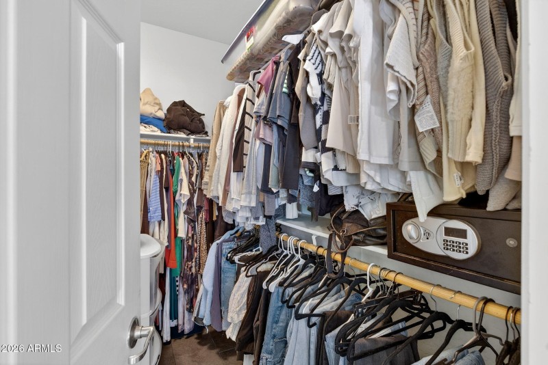 35-web-or-mls-31-E Washington Ct