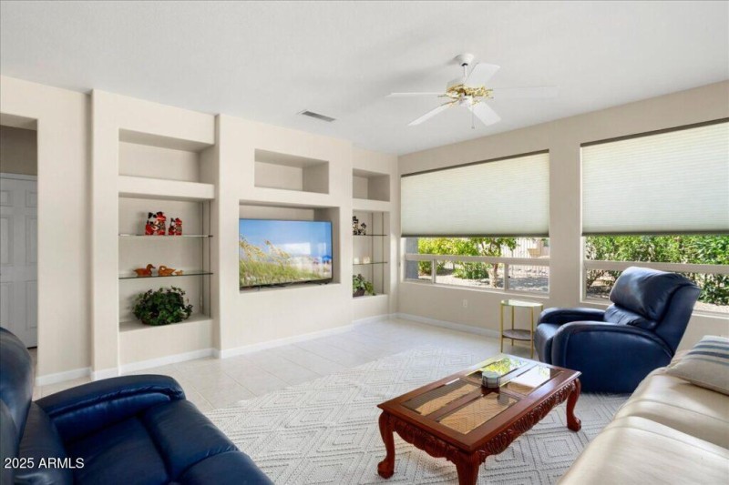 16-15504-W-Coral-Pointe-Dr-1-1024x682