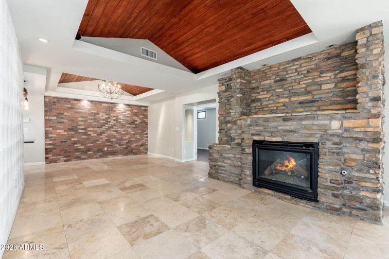 3002 E Glenrosa Ave, 01-15 - 02