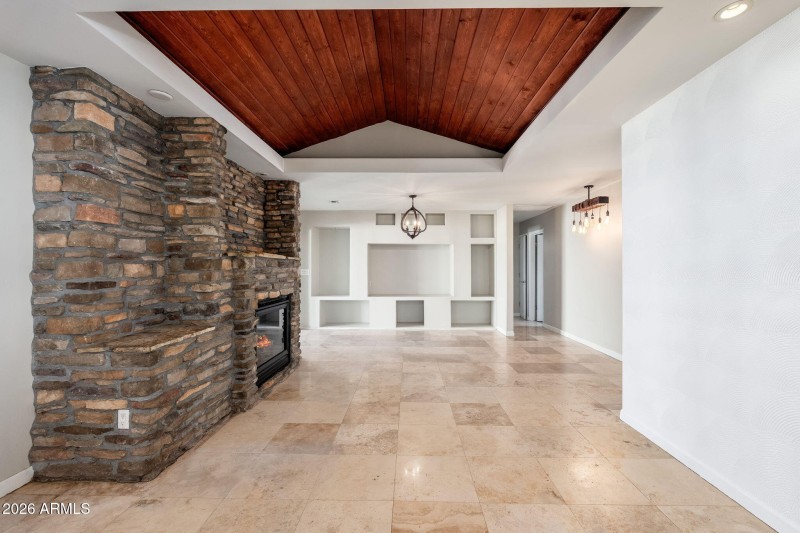 3002 E Glenrosa Ave, 01-15 - 09