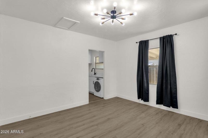 6-web-or-mls-2334-w-morten-ave