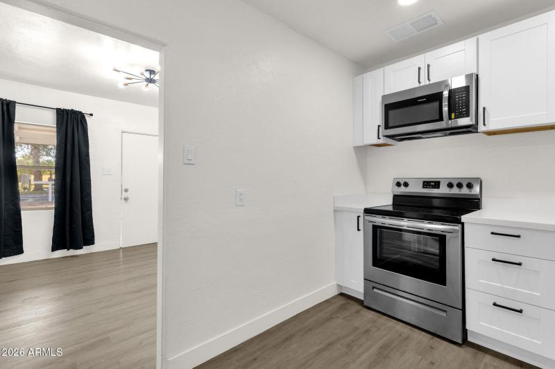 13-web-or-mls-2334-w-morten-ave