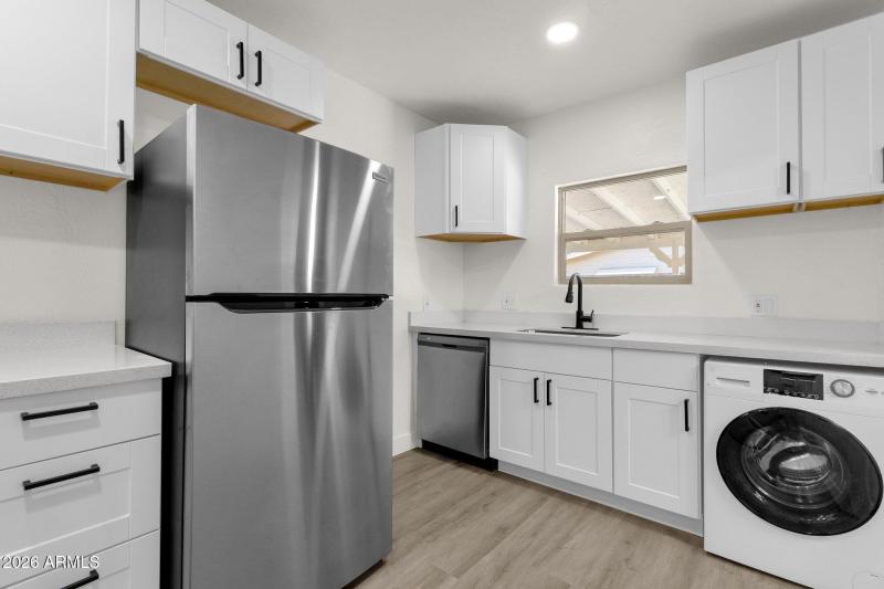 15-web-or-mls-2334-w-morten-ave