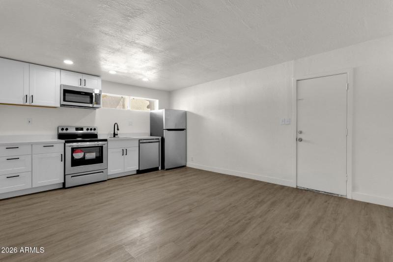 27-web-or-mls-2334-w-morten-ave