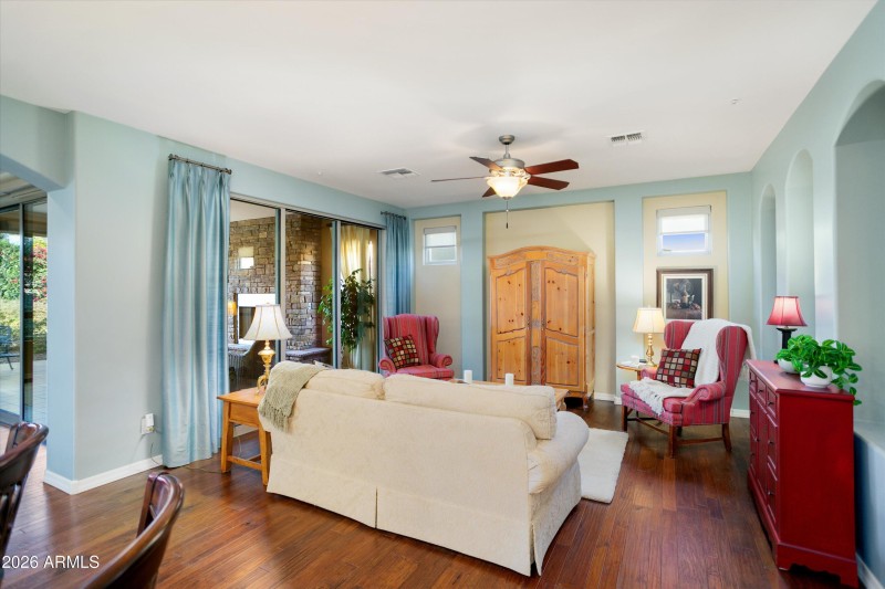 COMFORTABLE GREAT ROOM